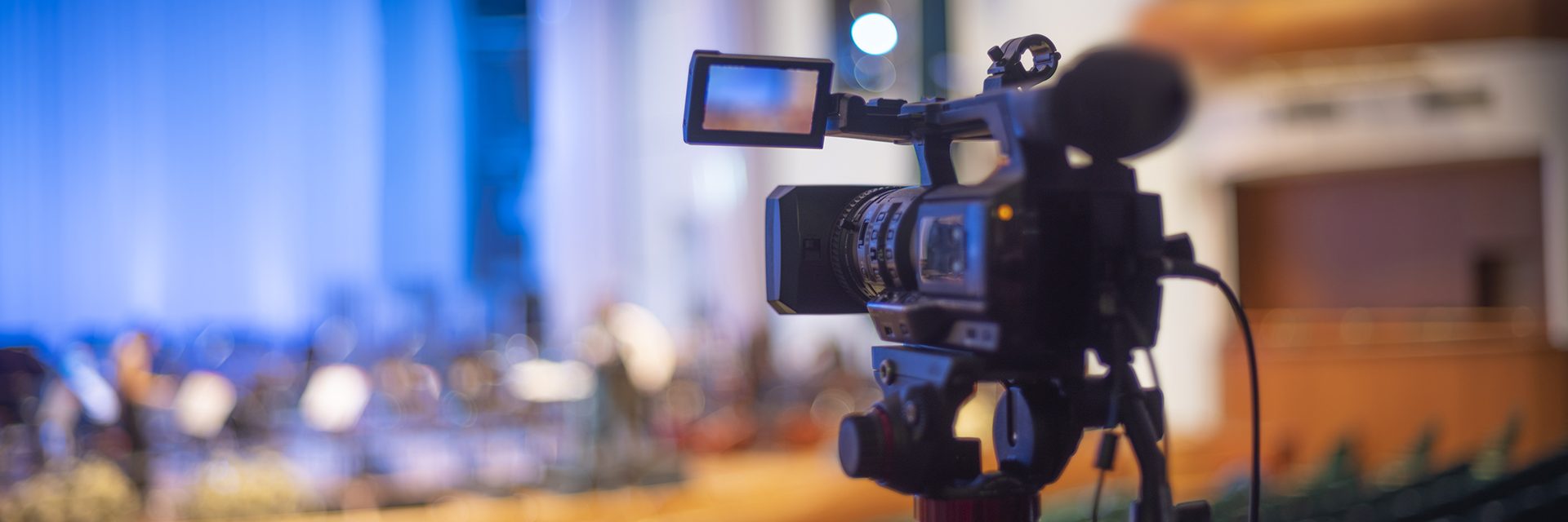 online stream of a concert at the Philharmonic without people